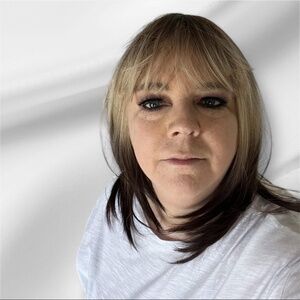 Meet your Posher, Dennae n